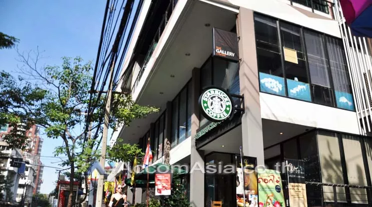 unit Retail / showroom For Rent in Ploenchit, Bangkok  near BTS Chitlom (AA10440)